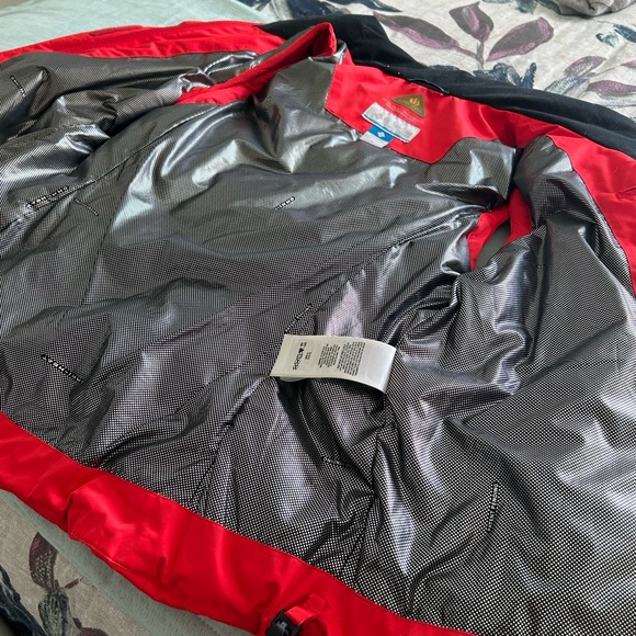 Columbia puffer vests size M - Picture 6 of 6